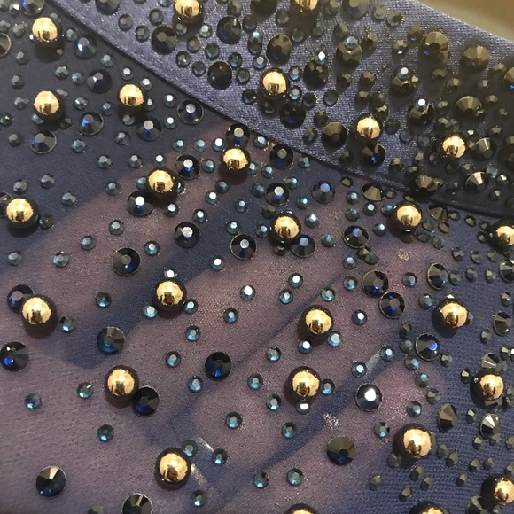 Dresses - Picture 4 of 4